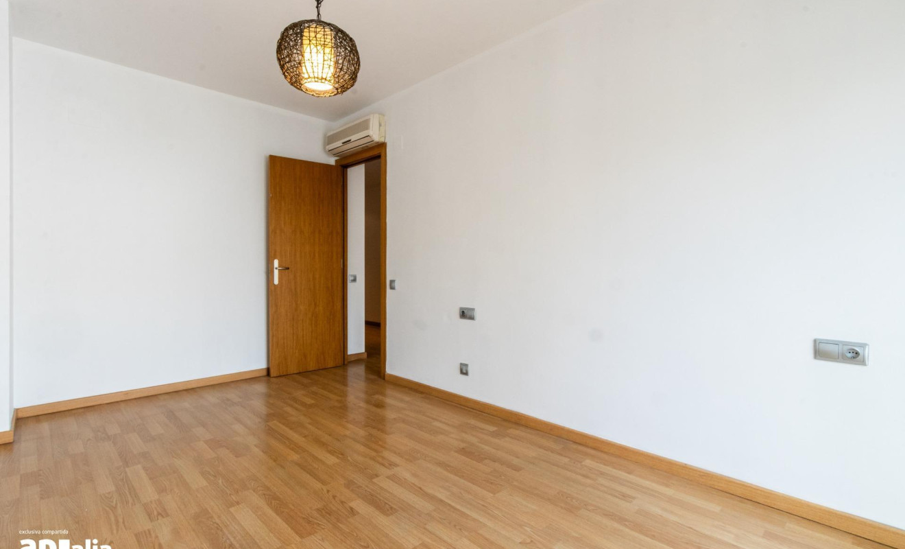 Reventa - Apartamento / piso - Sabadell - Eixample