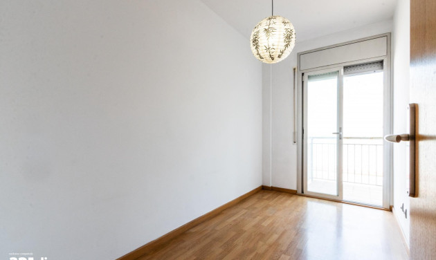 Reventa - Apartamento / piso - Sabadell - Eixample