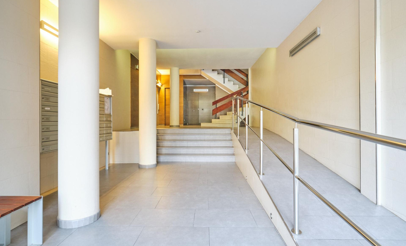 Resale - Oficina - Barcelona - Gràcia / Vila de Gràcia