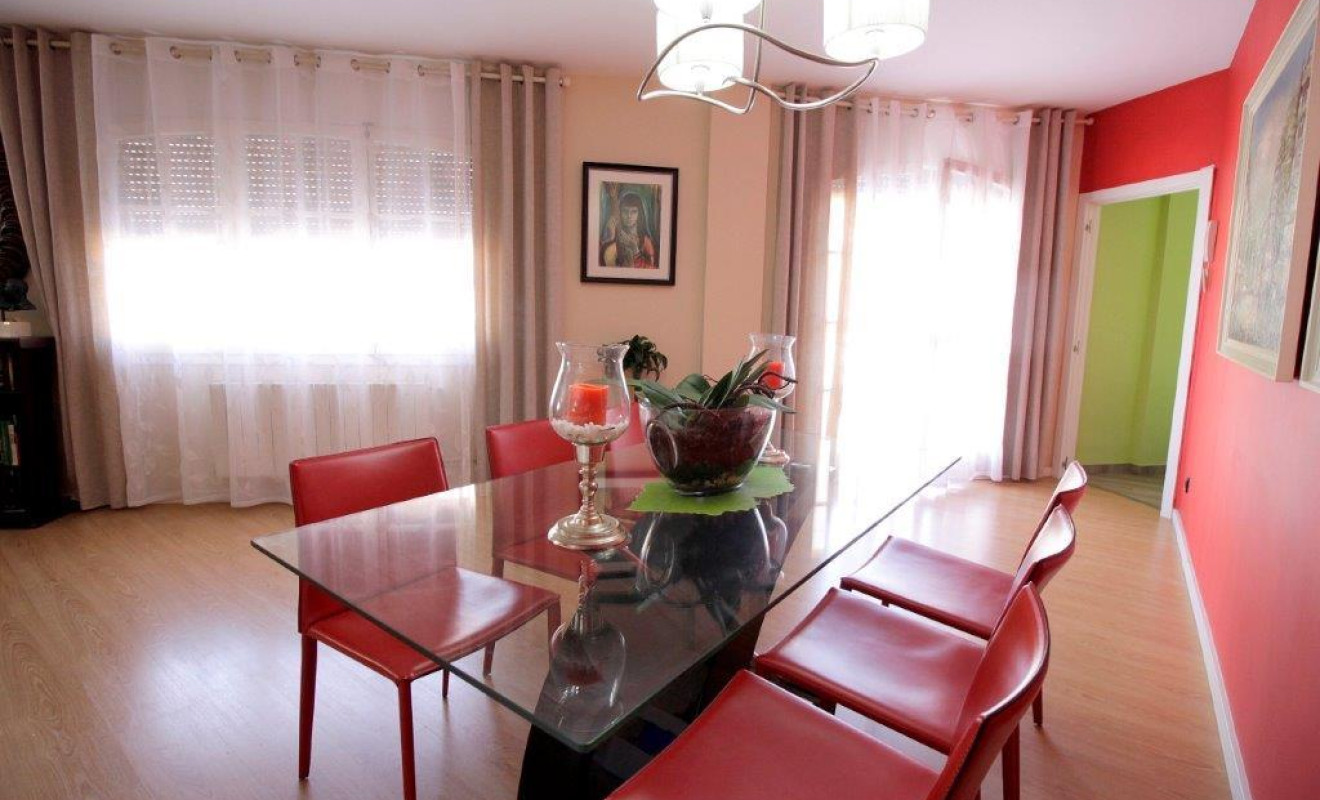 Reventa - Triplex - Castelldefels - Centro