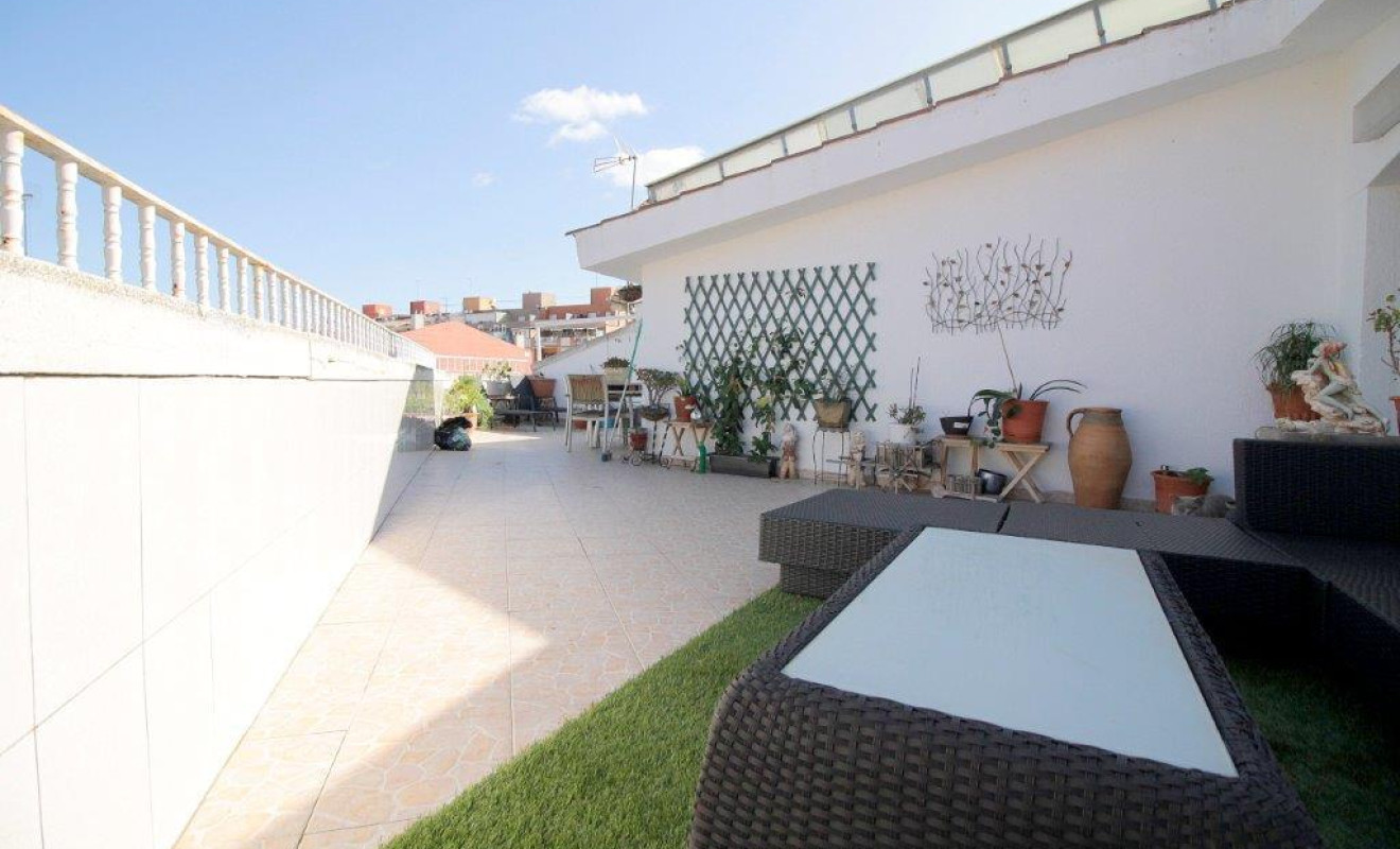 Reventa - Triplex - Castelldefels - Centro