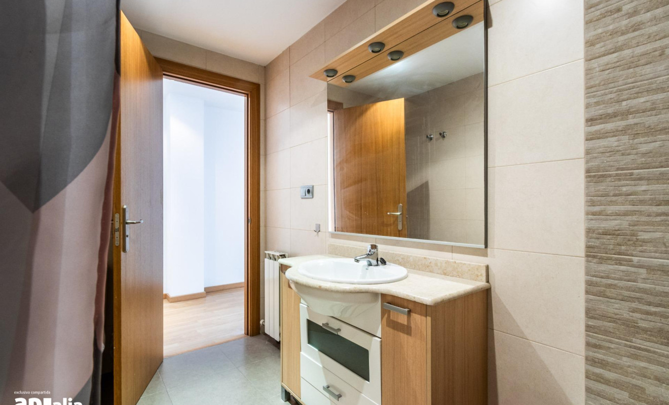 Reventa - Apartamento / piso - Sabadell - Eixample