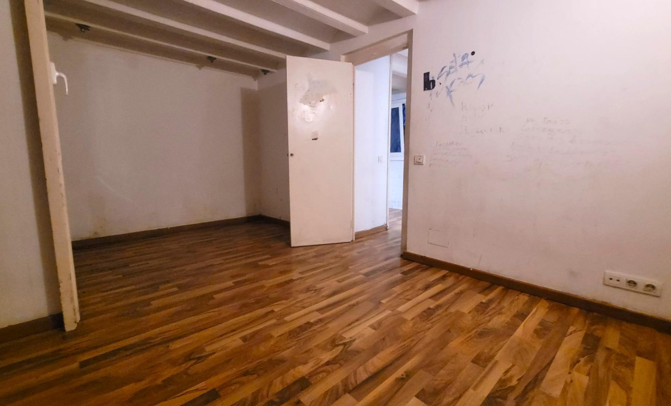Resale - Duplex - Barcelona - Ciutat Vella / El Raval