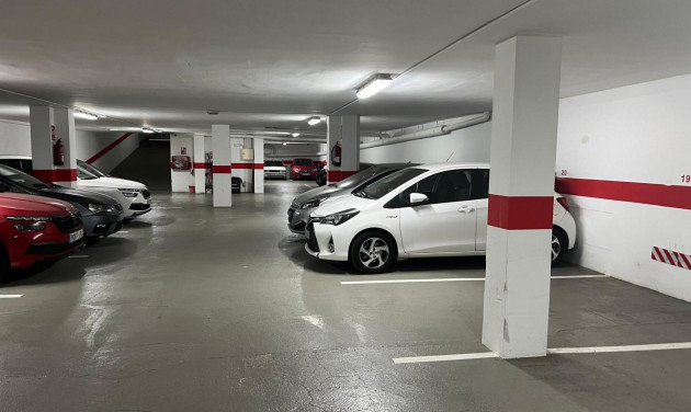 Reventa - Plaza de aparcamiento - Barcelona - Eixample / Dreta Eixample