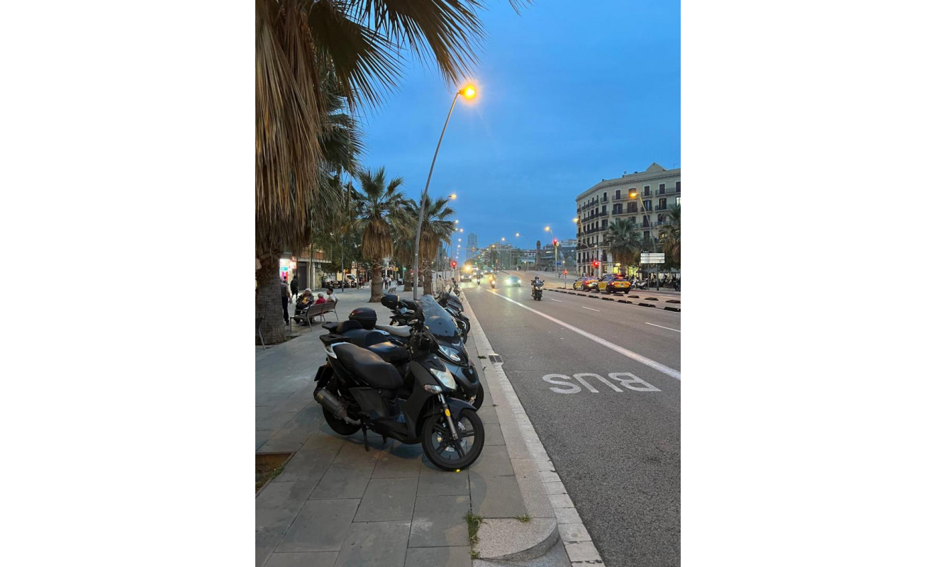 Herverkoop - Plaza de aparcamiento - Barcelona - Eixample / Dreta Eixample