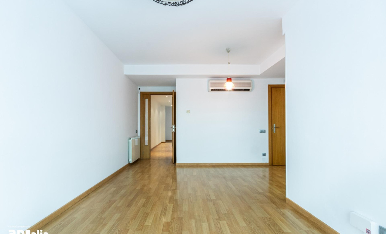 Reventa - Apartamento / piso - Sabadell - Eixample