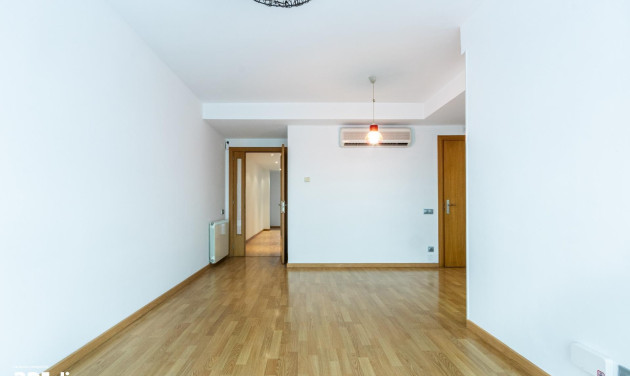 Reventa - Apartamento / piso - Sabadell - Eixample