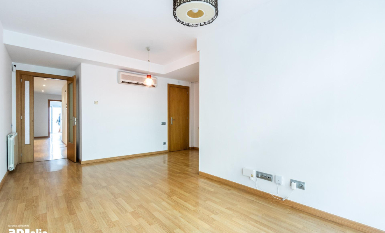 Reventa - Apartamento / piso - Sabadell - Eixample