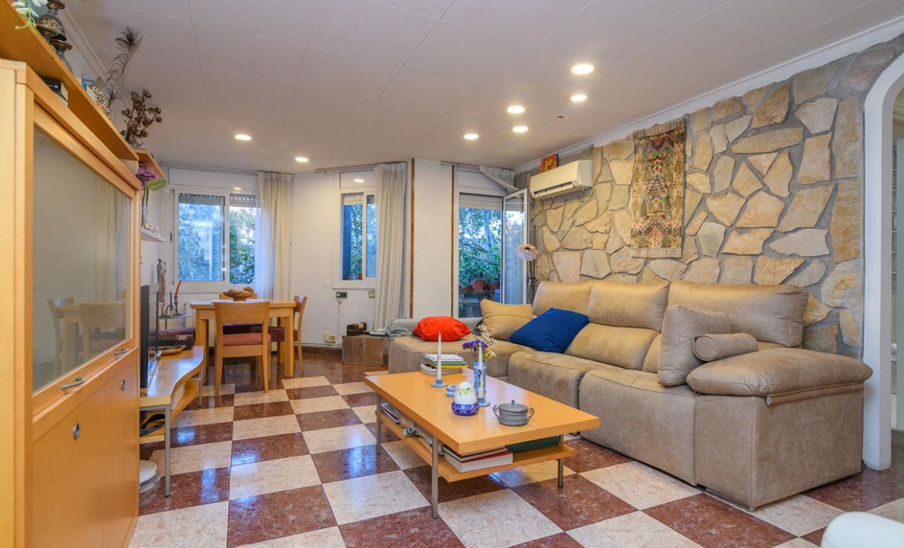 Resale - Apartment / flat - Barcelona - Ciutat Vella / Santa Caterina