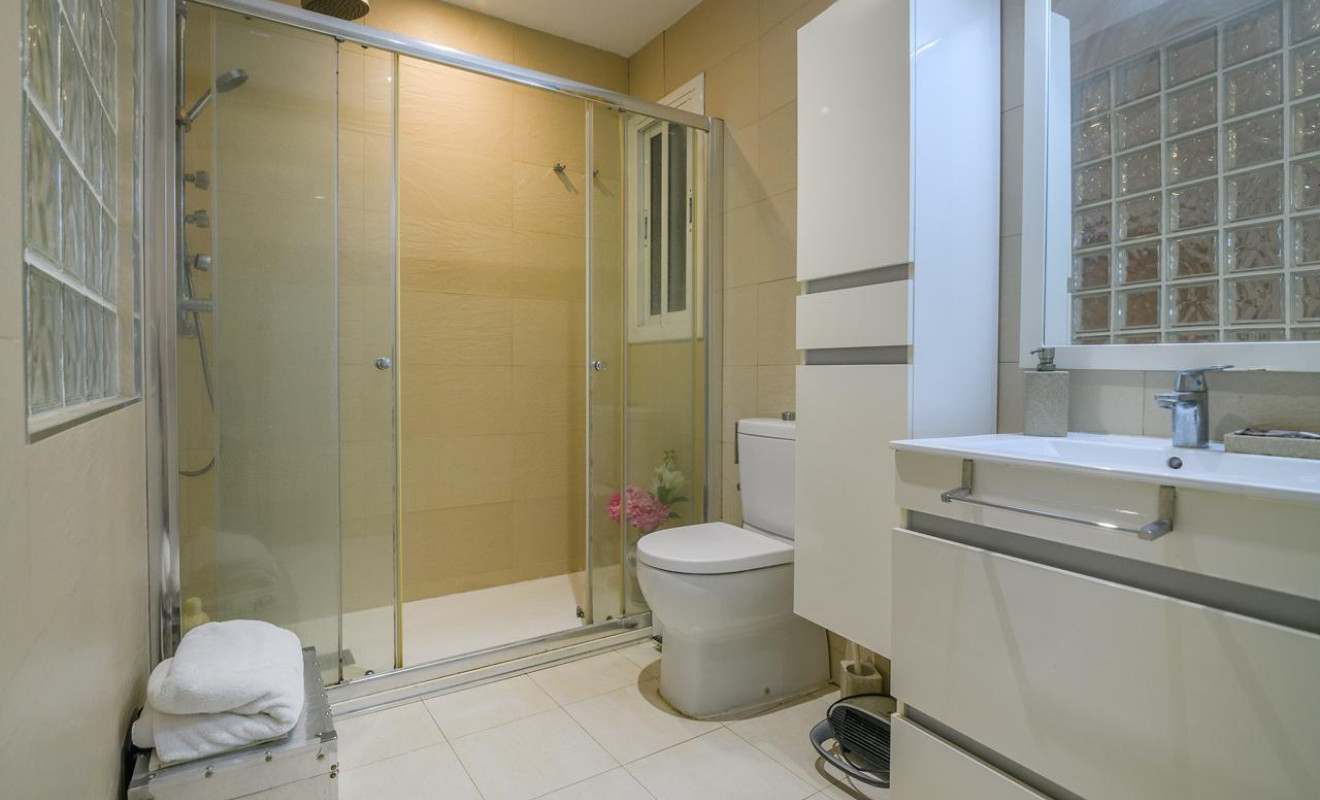 Resale - Apartment / flat - Barcelona - Ciutat Vella / Santa Caterina