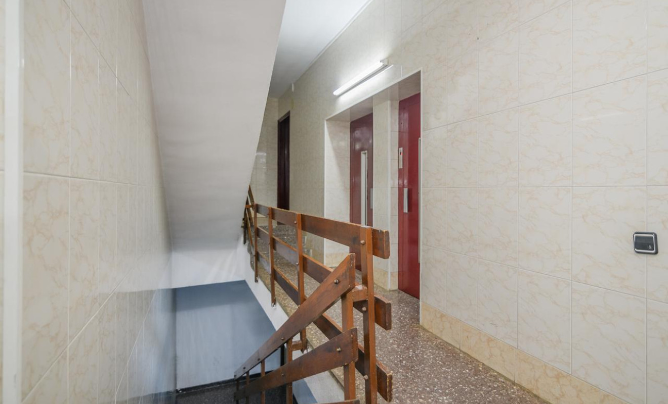 Resale - Apartment / flat - Barcelona - Ciutat Vella / Santa Caterina