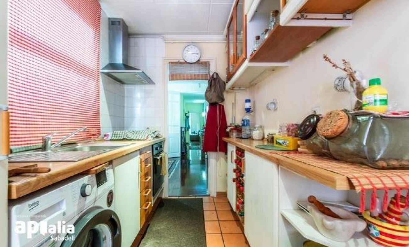 Resale - Apartment / flat - Sabadell - Centro