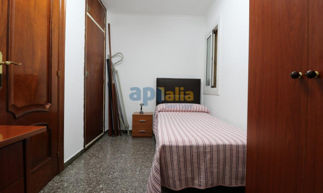 Reventa - Apartamento / piso - Cerdanyola del Vallès - Avda. Catalunya