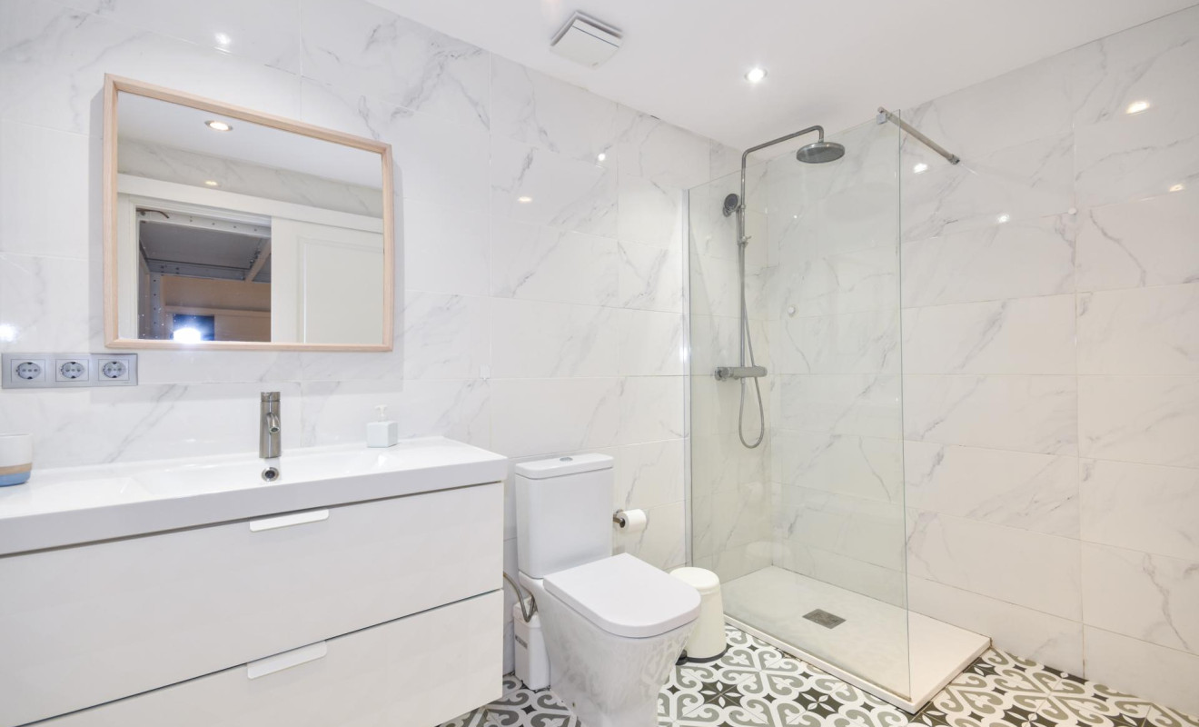 Resale - Apartment / flat - Barcelona - Sants - Montjuïc / El Poble Sec