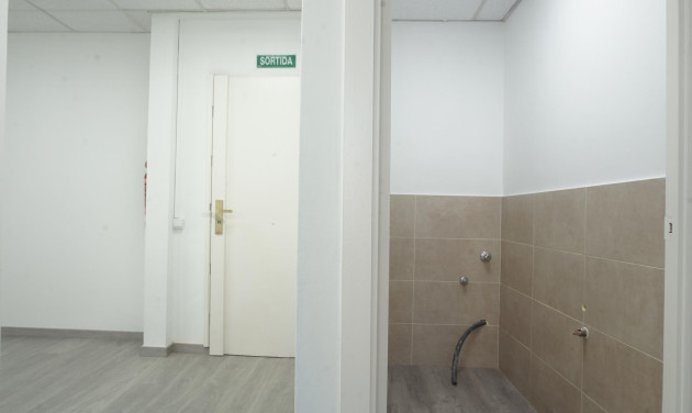 Resale - Oficina - Barcelona - Nou Barris