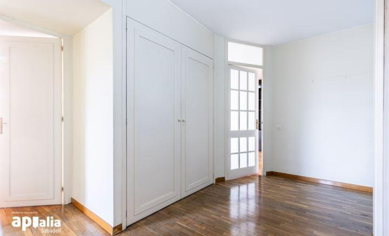Resale - Apartment / flat - Sabadell - Centro