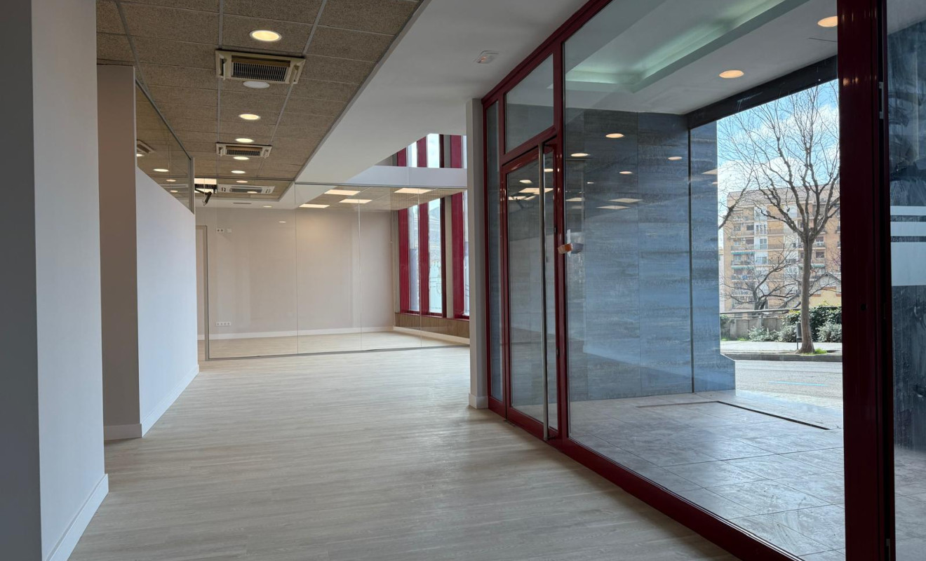 Reventa - Local comercial - Lleida - Zona Alta - Universitat