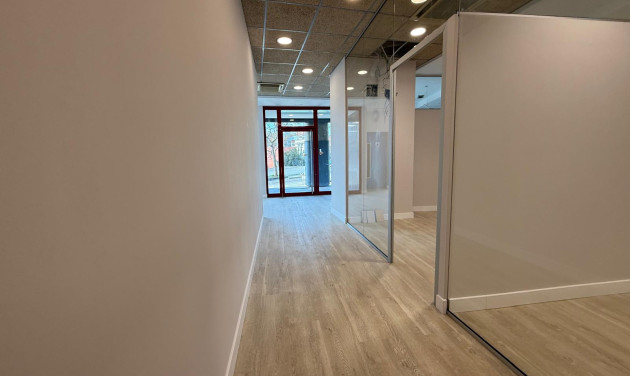 Reventa - Local comercial - Lleida - Zona Alta - Universitat