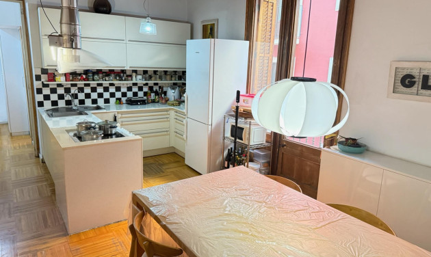 Reventa - Apartamento / piso - Barcelona - Ciutat Vella / Barri Gòtic