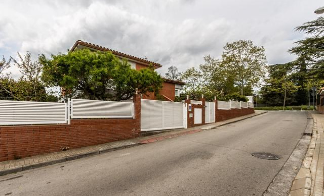 Reventa - Chalet - Sabadell - Castellarnau