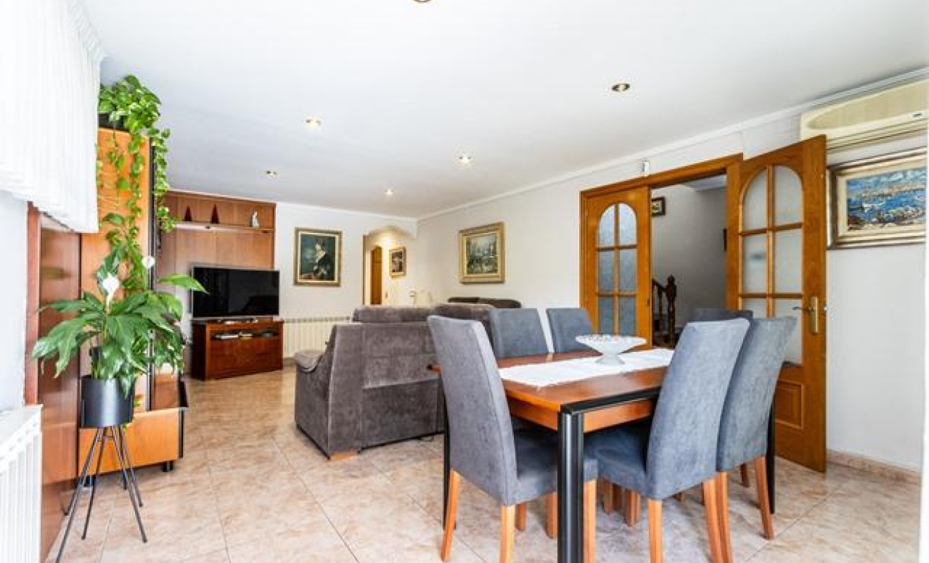 Reventa - Chalet - Sabadell - Castellarnau