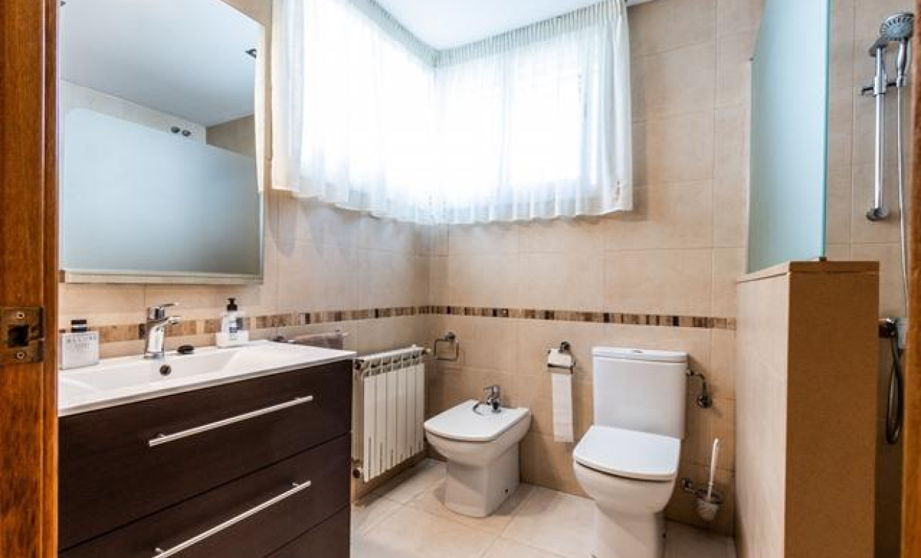 Reventa - Chalet - Sabadell - Castellarnau