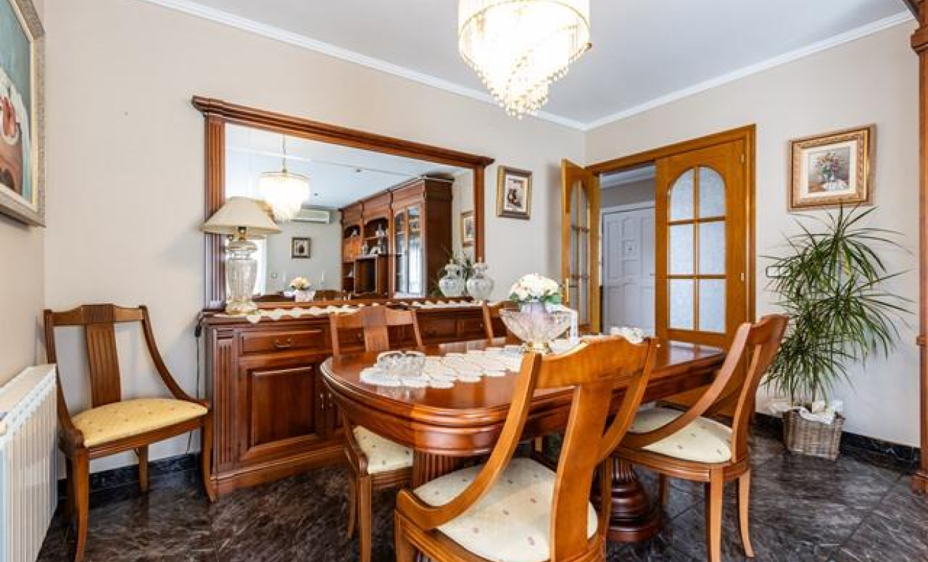 Reventa - Chalet - Sabadell - Castellarnau