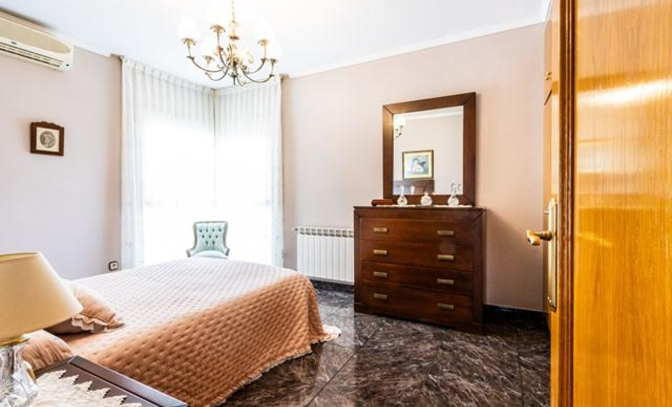 Reventa - Chalet - Sabadell - Castellarnau