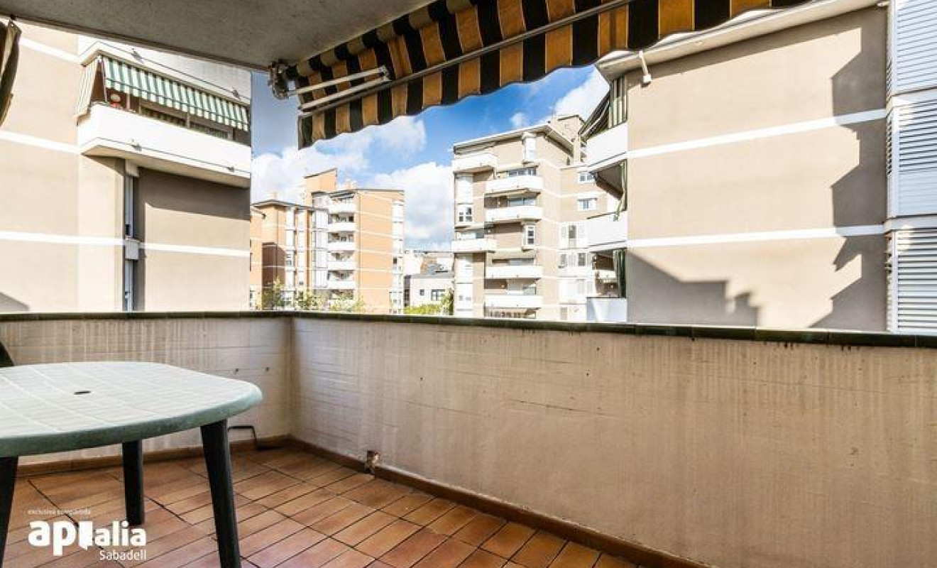 Reventa - Apartamento / piso - Sabadell - Centro