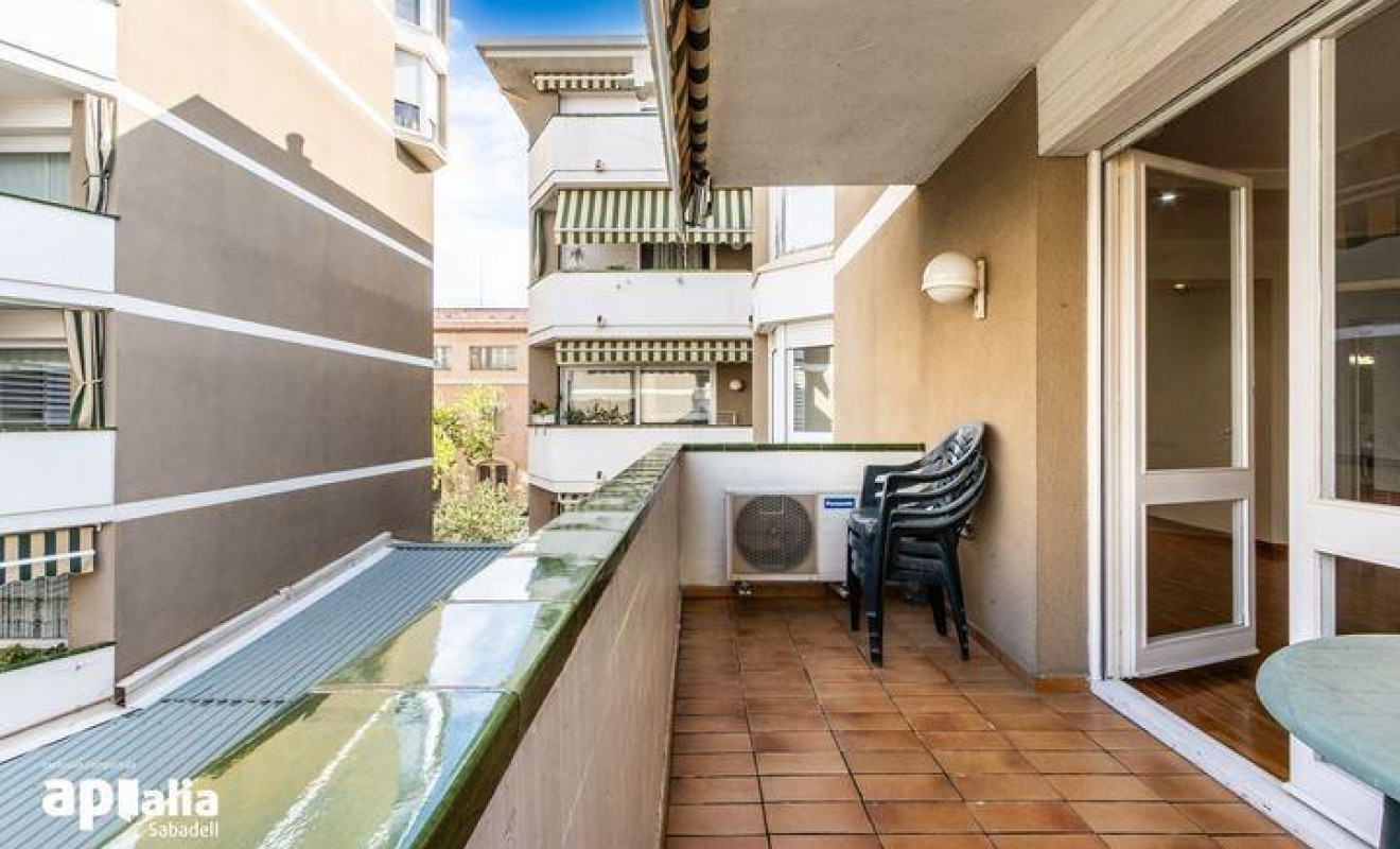 Reventa - Apartamento / piso - Sabadell - Centro