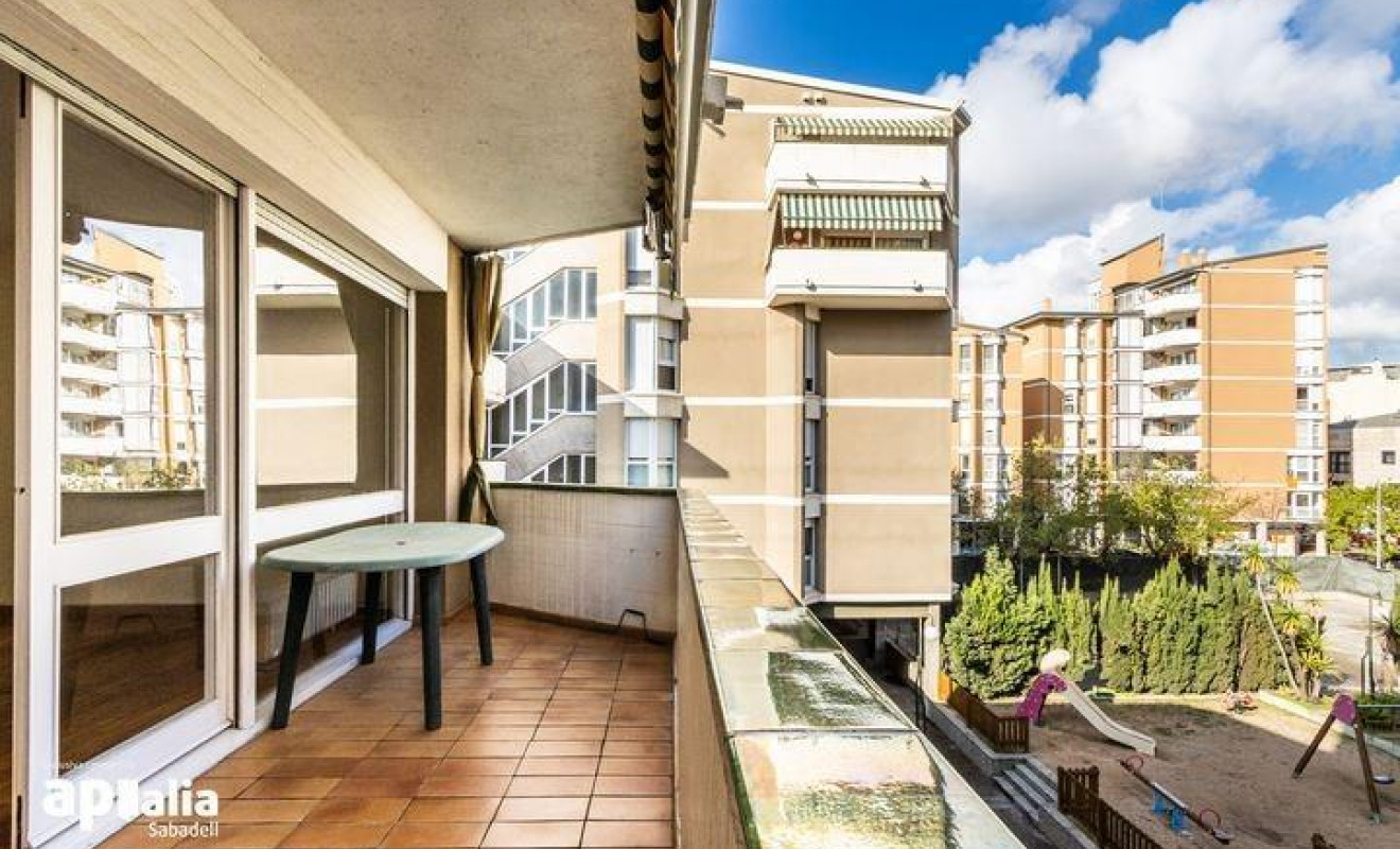 Reventa - Apartamento / piso - Sabadell - Centro