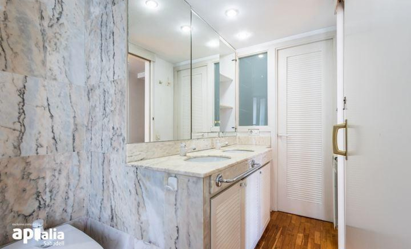 Reventa - Apartamento / piso - Sabadell - Centro