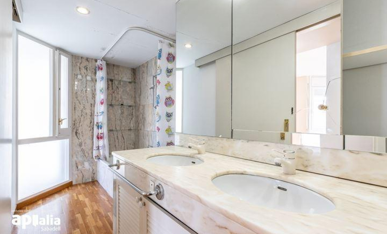 Reventa - Apartamento / piso - Sabadell - Centro