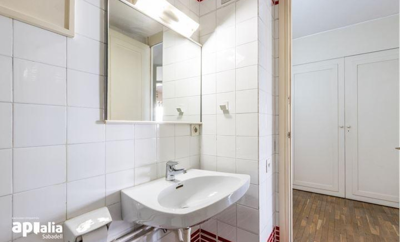 Reventa - Apartamento / piso - Sabadell - Centro