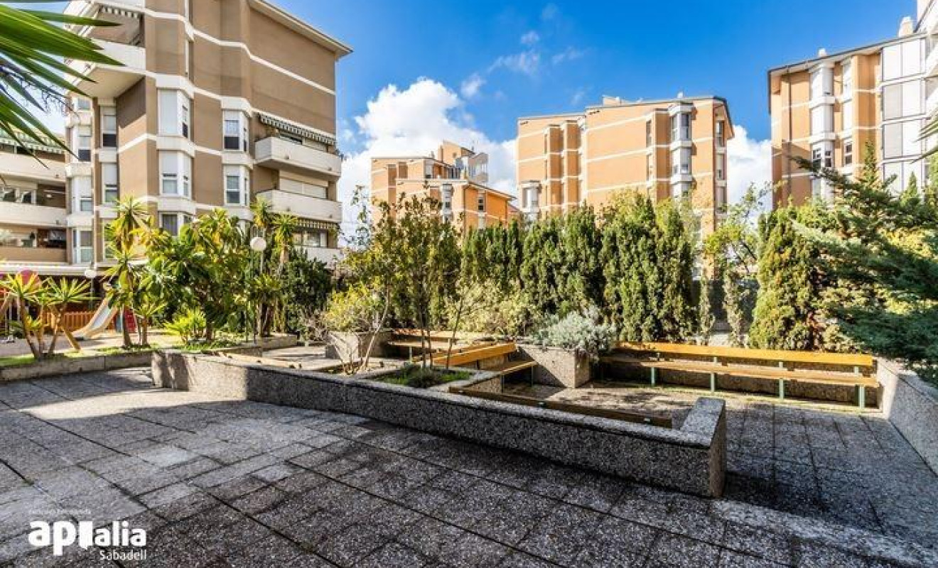 Reventa - Apartamento / piso - Sabadell - Centro