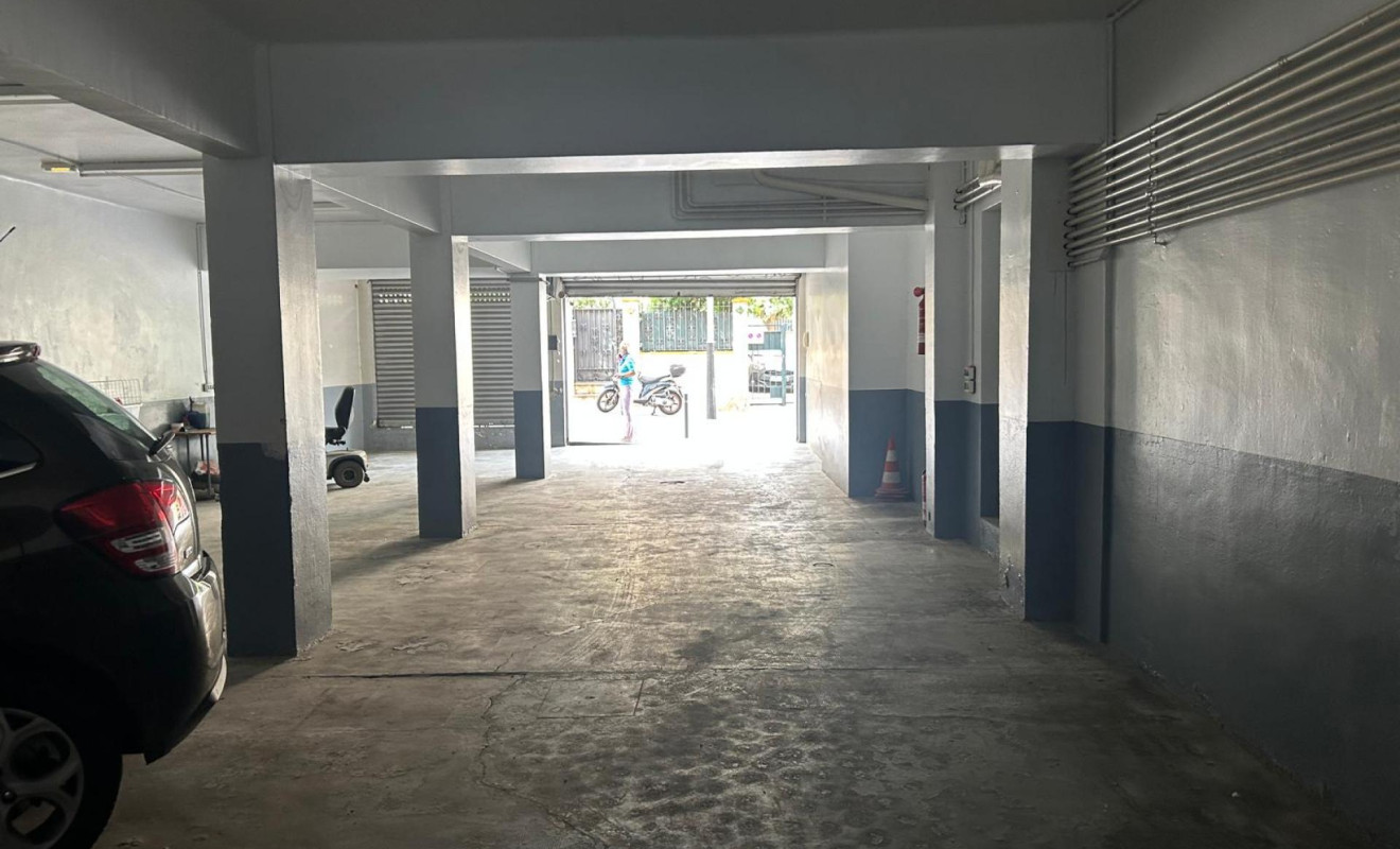 Reventa - Local comercial - Barcelona - Horta - Guinardó