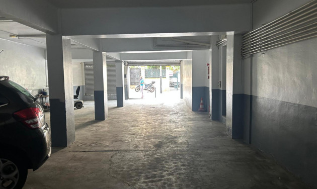 Reventa - Local comercial - Barcelona - Horta - Guinardó