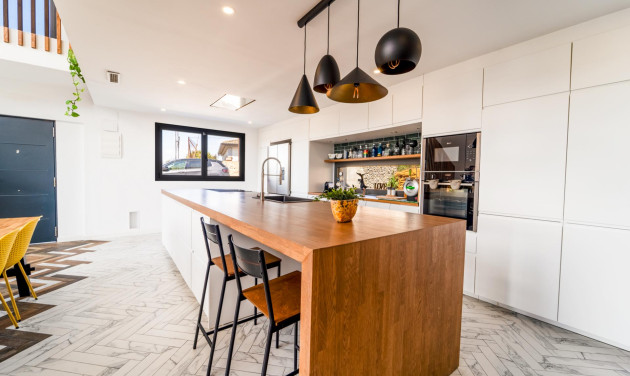 Obra nueva - Chalet - Torrelles de Llobregat