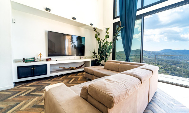 Obra nueva - Chalet - Torrelles de Llobregat