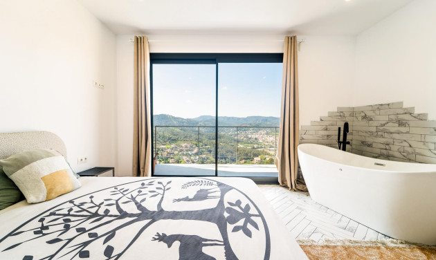 Obra nueva - Chalet - Torrelles de Llobregat