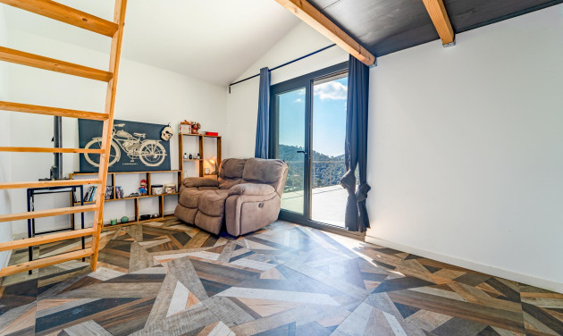 Obra nueva - Chalet - Torrelles de Llobregat
