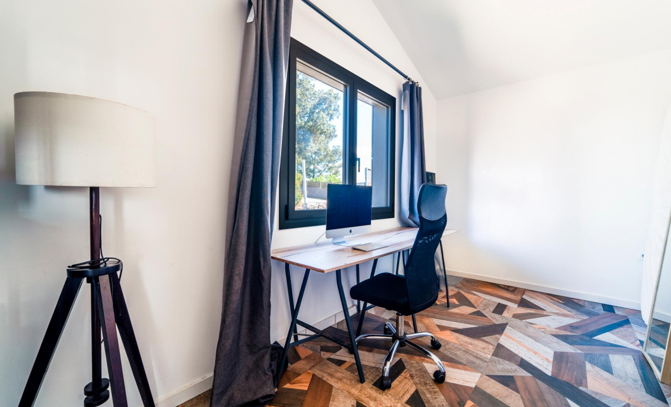 Obra nueva - Chalet - Torrelles de Llobregat