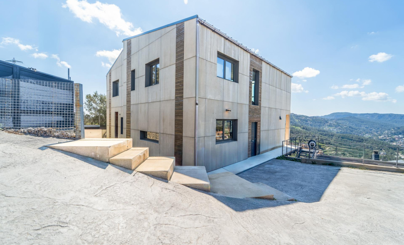 Obra nueva - Chalet - Torrelles de Llobregat
