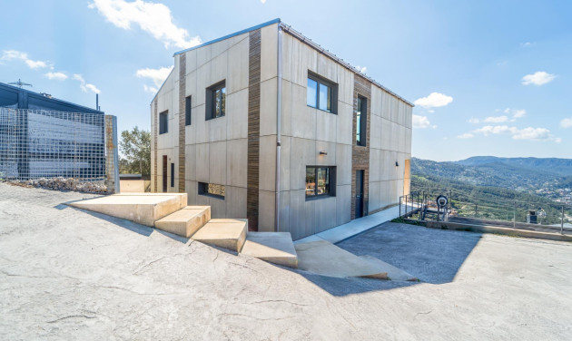 Obra nueva - Chalet - Torrelles de Llobregat