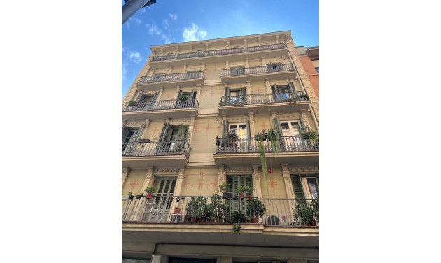 Reventa - Apartamento / piso - Barcelona - Ciutat Vella