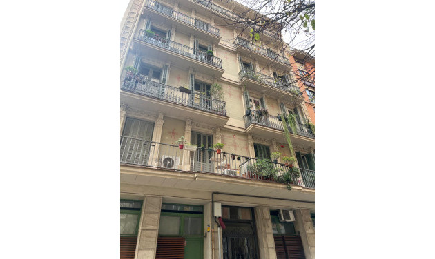 Reventa - Apartamento / piso - Barcelona - Ciutat Vella