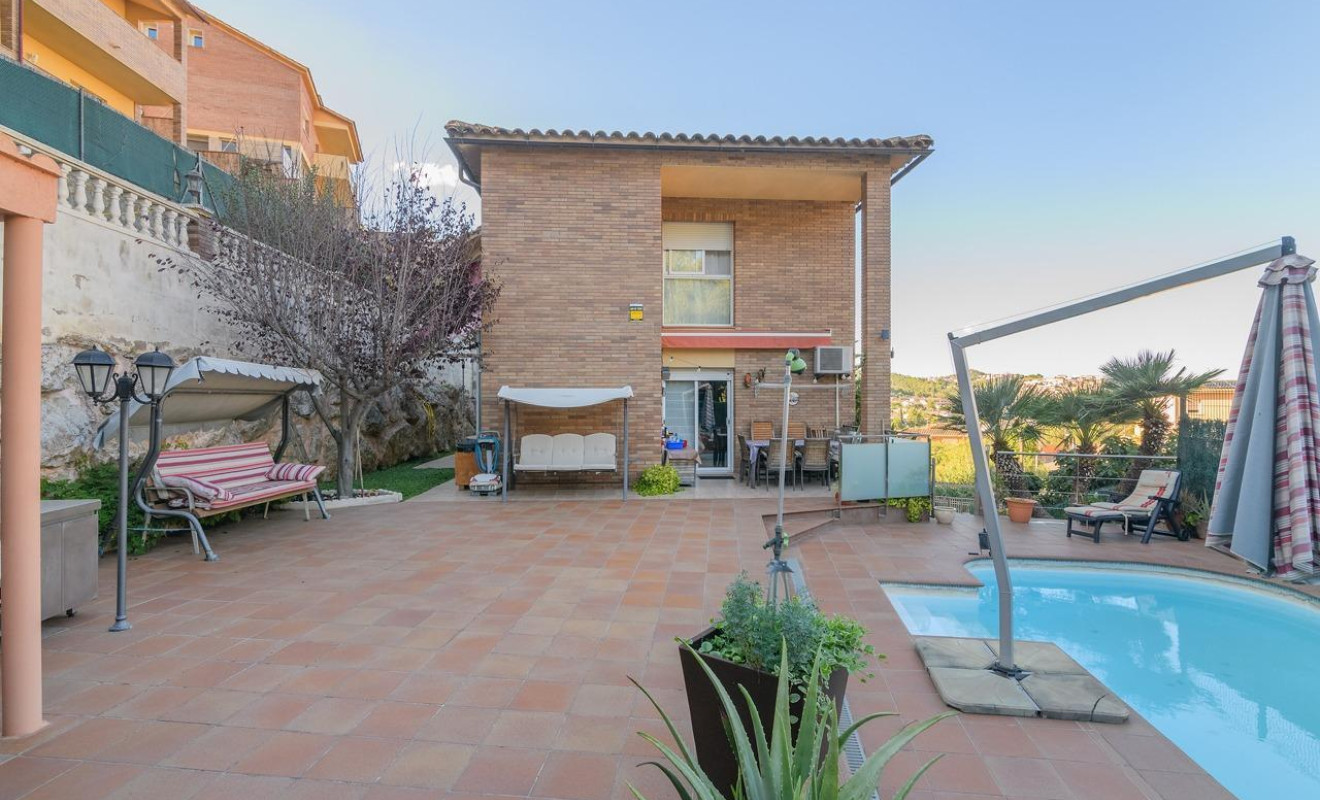 Herverkoop - Villa - Sant Vicenç dels Horts - Sant Roc