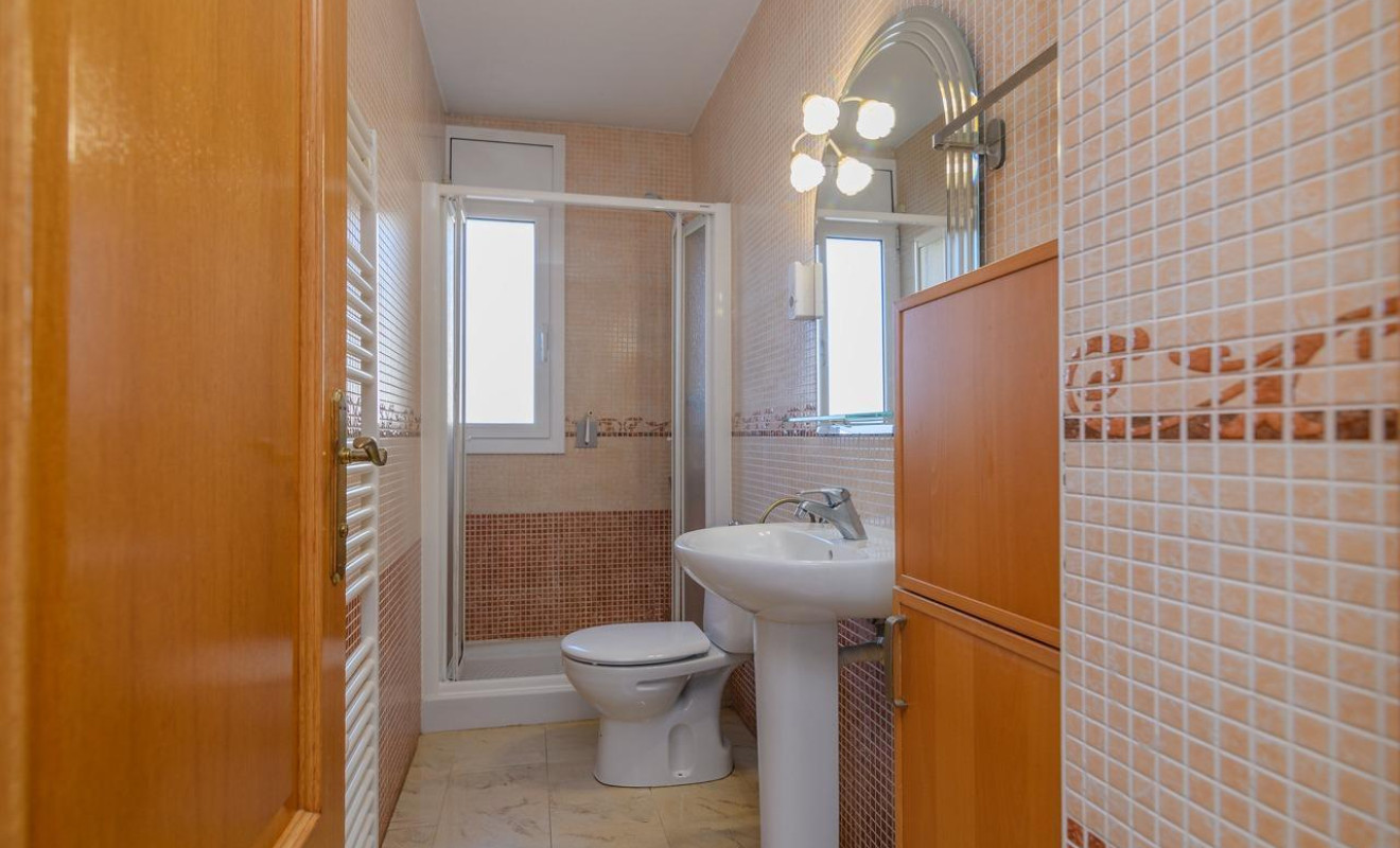 Herverkoop - Villa - Sant Vicenç dels Horts - Sant Roc
