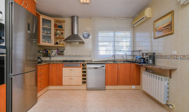 Herverkoop - Villa - Sant Vicenç dels Horts - Sant Roc