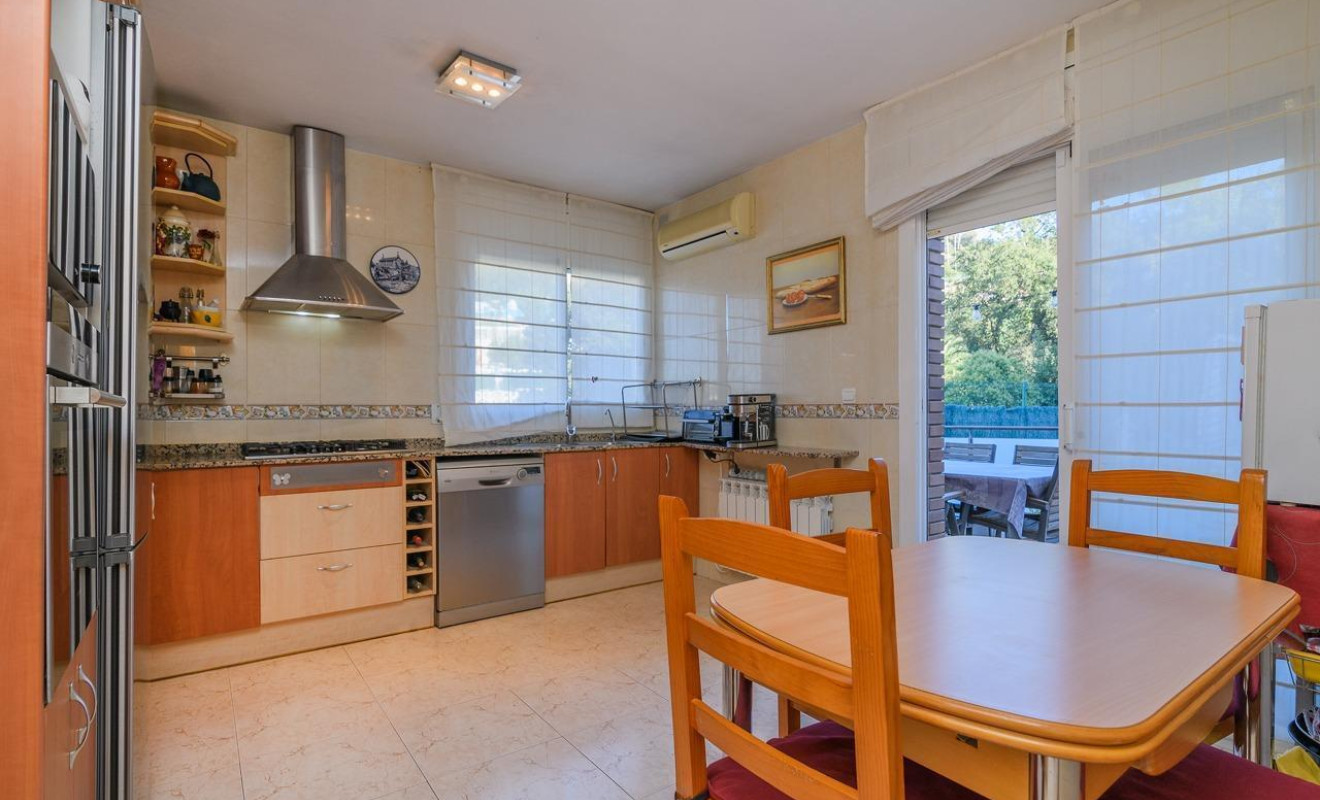 Herverkoop - Villa - Sant Vicenç dels Horts - Sant Roc